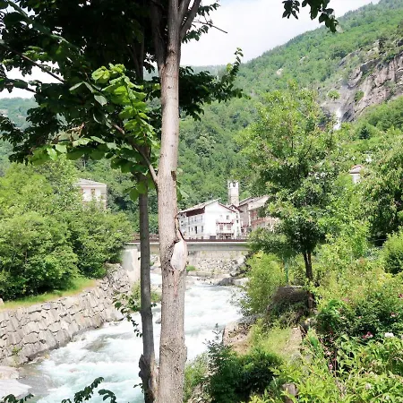 Locazione Turistica Casa Piatrola Vakantiehuis *